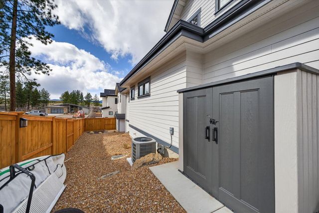 62637 Mt Hood Drive, Bend, OR 97703