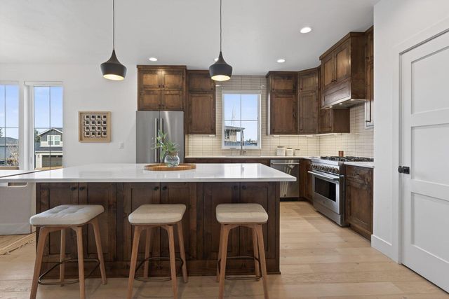 62637 Mt Hood Drive, Bend, OR 97703