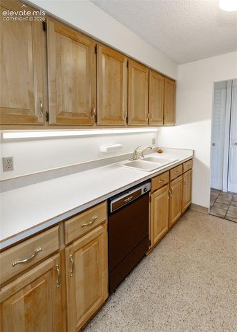 411 Lakewood Circle A706, Colorado Springs, CO 80910
