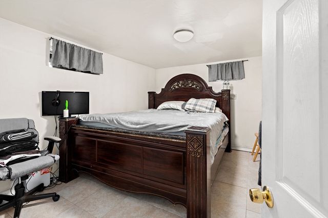 18 Larchwood Rd, Methuen, MA 01844