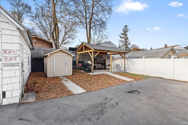 18 Larchwood Rd, Methuen, MA 01844