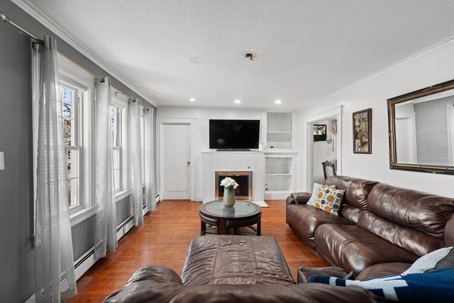 18 Larchwood Rd, Methuen, MA 01844