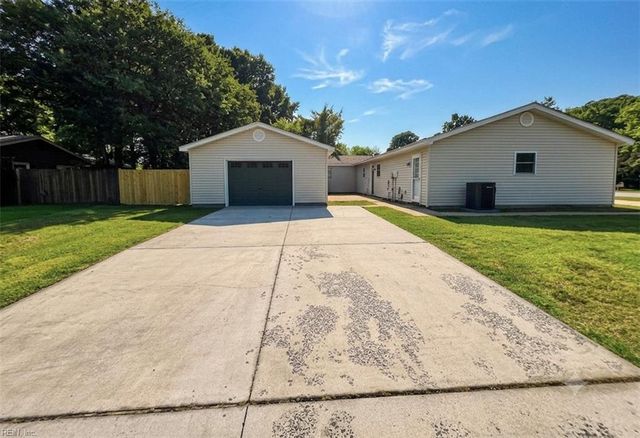 800 Churchill DR, Virginia Beach, VA 23464