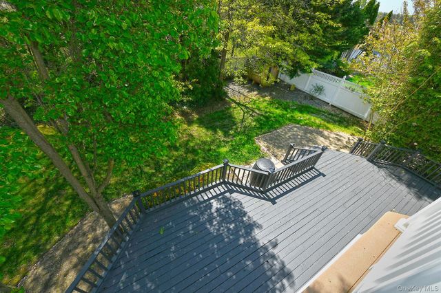 1 Dylan Place, Melville, NY 11747