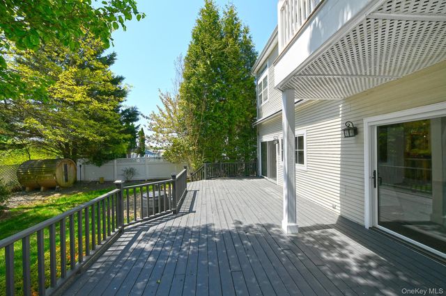 1 Dylan Place, Melville, NY 11747