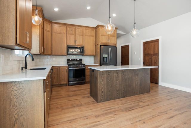 2765 COUNTY ROAD EE, Abrams, WI 54101