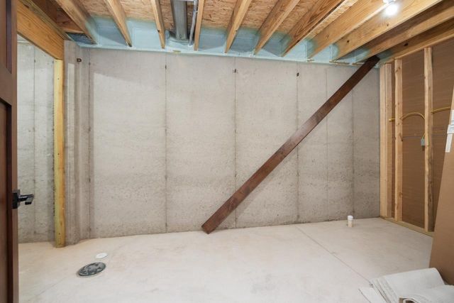 2765 COUNTY ROAD EE, Abrams, WI 54101