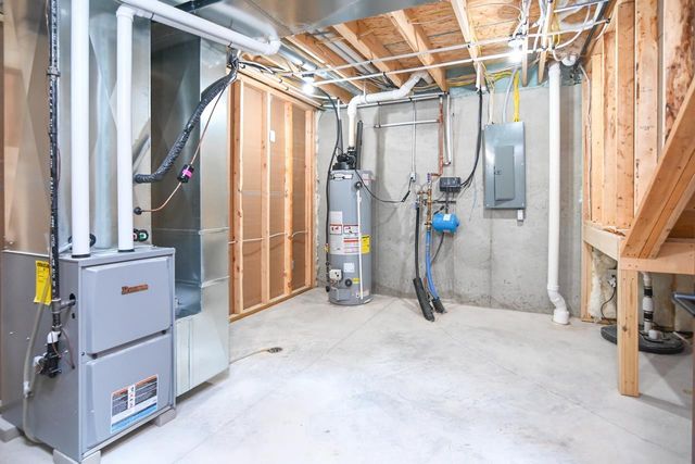 2765 COUNTY ROAD EE, Abrams, WI 54101