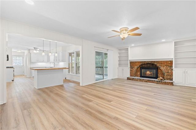 12010 W 74th Street, Shawnee, KS 66216