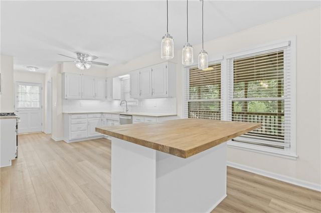 12010 W 74th Street, Shawnee, KS 66216