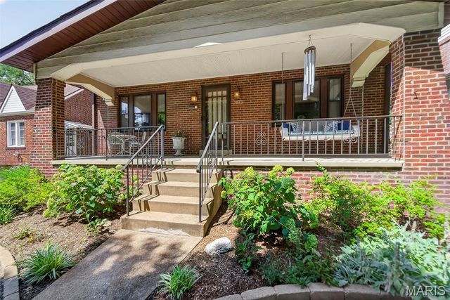 3073 Andover Drive, St Louis, MO 63121