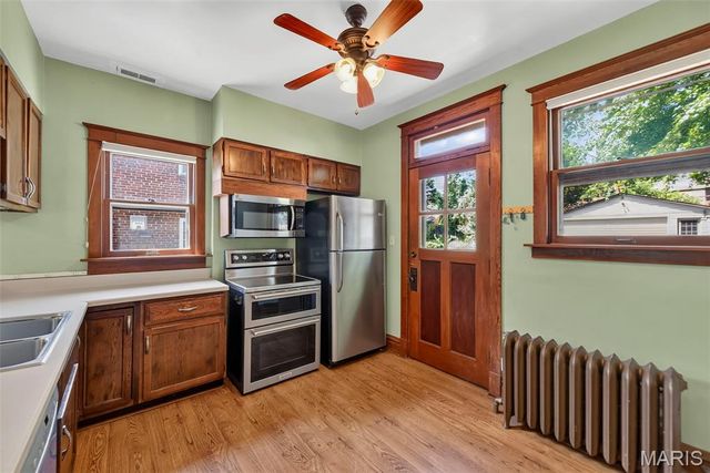3073 Andover Drive, St Louis, MO 63121