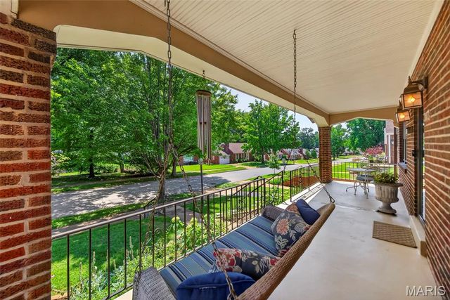 3073 Andover Drive, St Louis, MO 63121