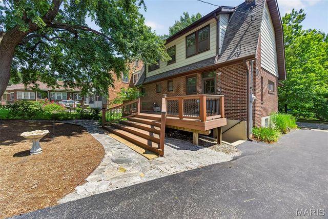 3073 Andover Drive, St Louis, MO 63121
