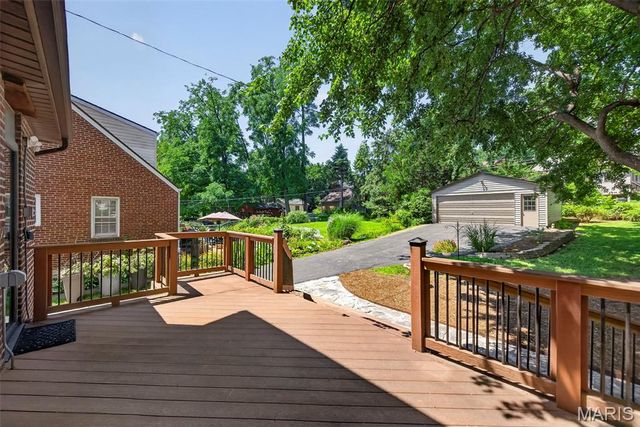 3073 Andover Drive, St Louis, MO 63121