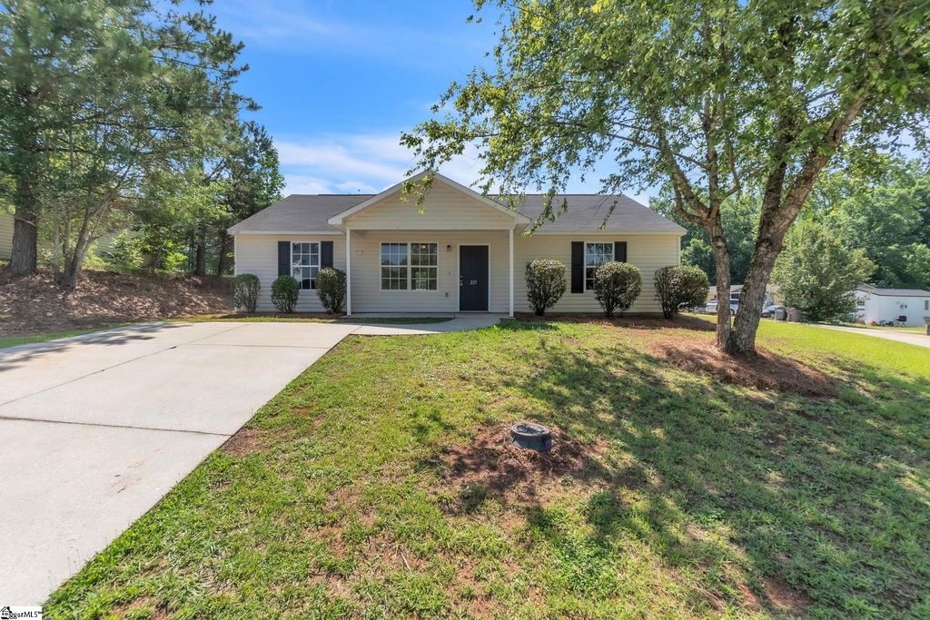 221 Riverbreeze Road, Greenville, SC 29611