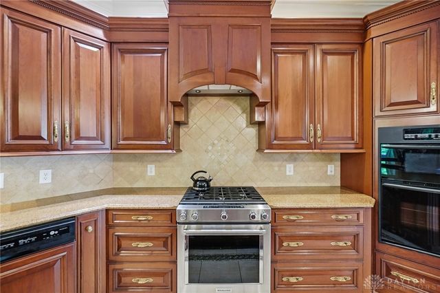 415 S Signature Drive, Beavercreek Twp, OH 45385