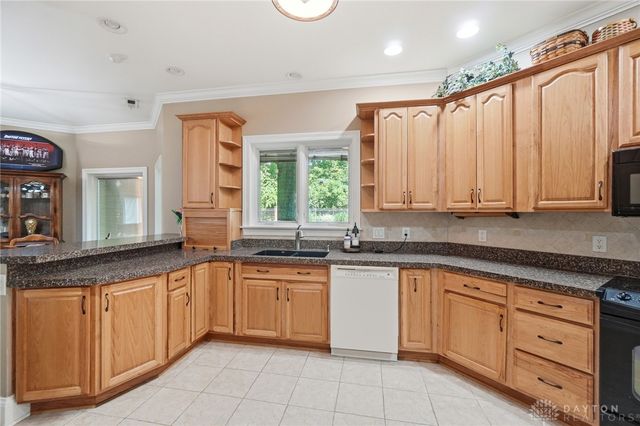 415 S Signature Drive, Beavercreek Twp, OH 45385