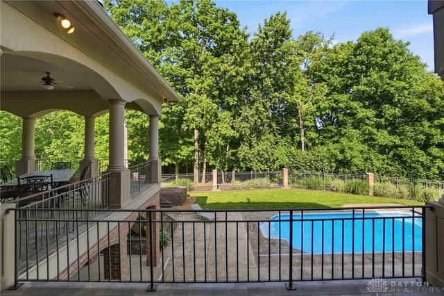 415 S Signature Drive, Beavercreek Twp, OH 45385