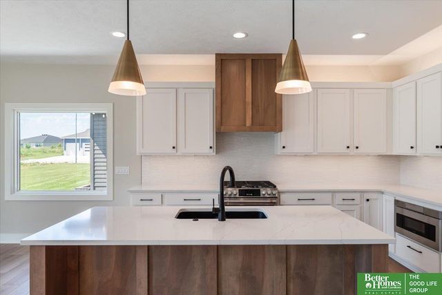 5920 N 208th Street, Elkhorn, NE 68022