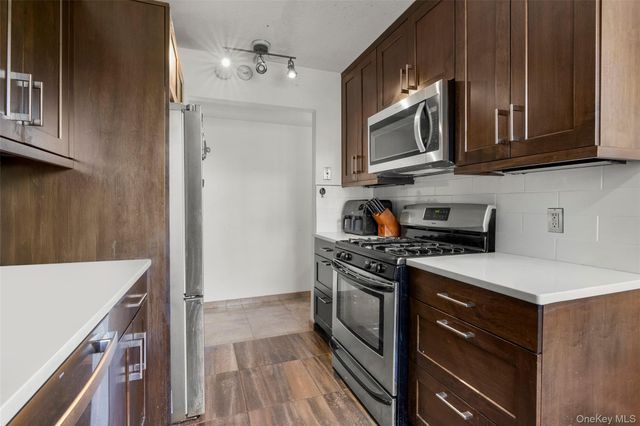 23 Water Grant Street 4N, Yonkers, NY 10701