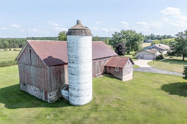 N3212 BEAN CITY ROAD, New London, WI 54961