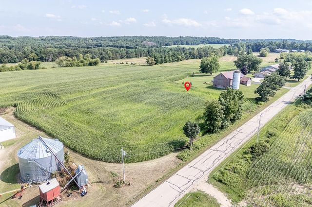 N3212 BEAN CITY ROAD, New London, WI 54961