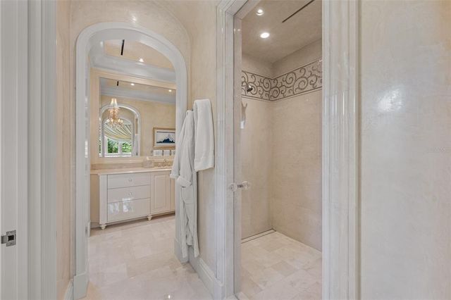 914 S GOLF VIEW STREET, Tampa, FL 33629