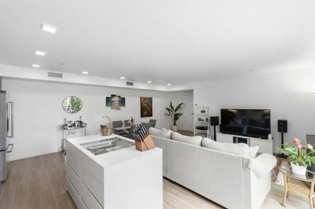 2885 B Street, San Diego, CA 92102