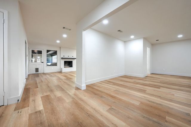 4049 Alicante Avenue, Fort Worth, TX 76133