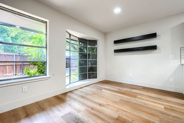 4049 Alicante Avenue, Fort Worth, TX 76133