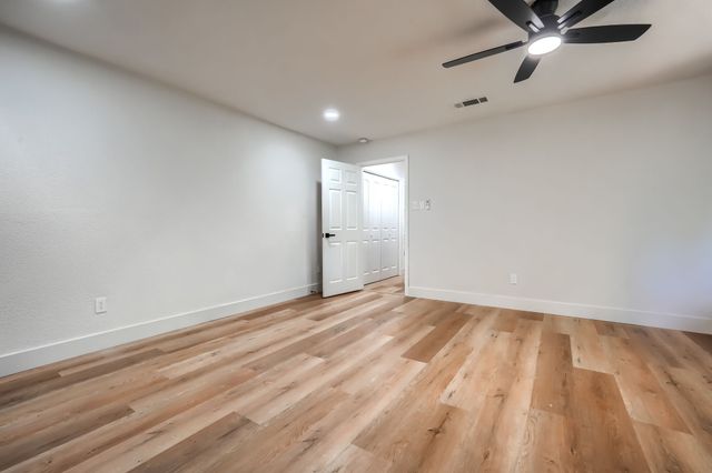 4049 Alicante Avenue, Fort Worth, TX 76133