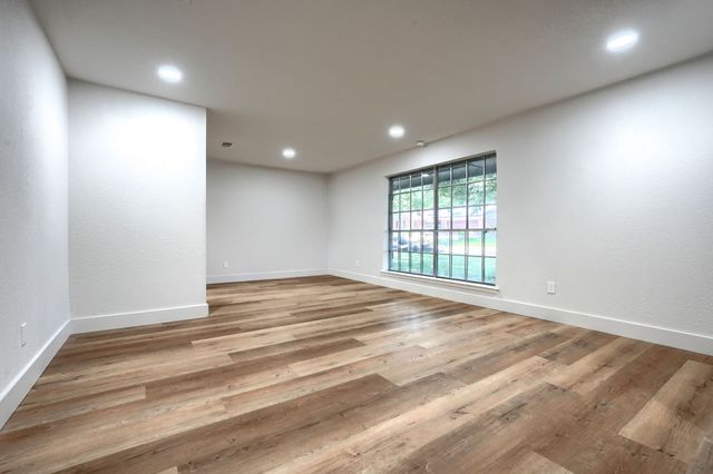 4049 Alicante Avenue, Fort Worth, TX 76133