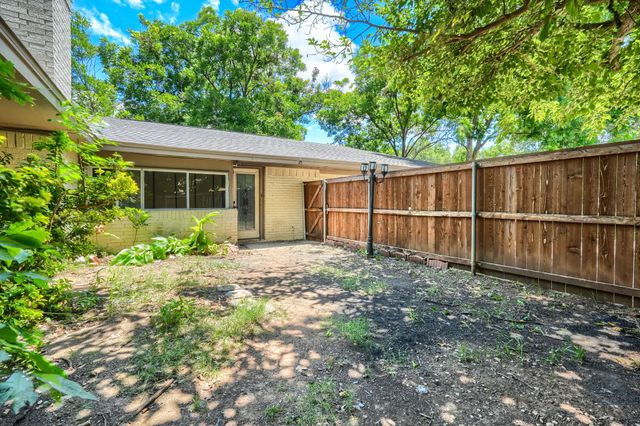 4049 Alicante Avenue, Fort Worth, TX 76133