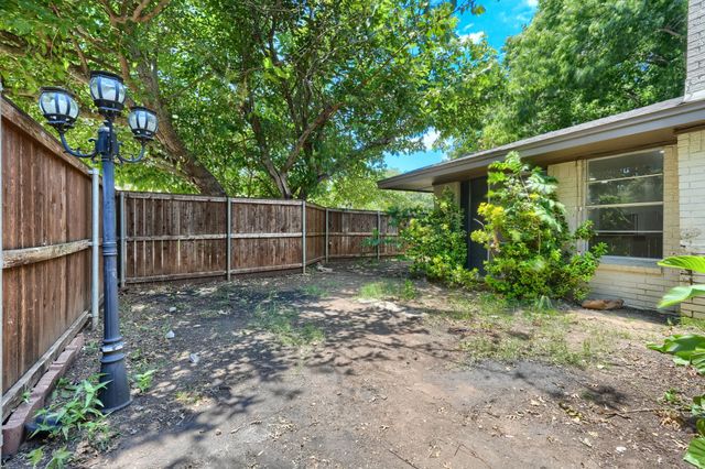 4049 Alicante Avenue, Fort Worth, TX 76133