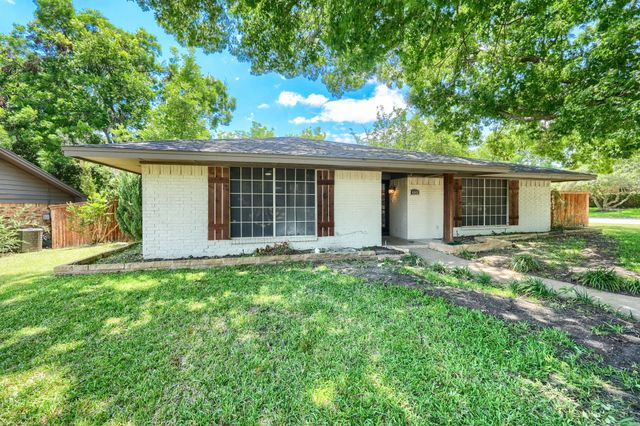 4049 Alicante Avenue, Fort Worth, TX 76133
