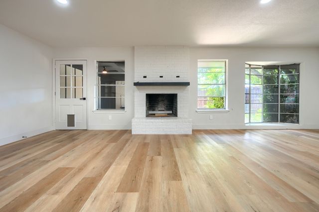 4049 Alicante Avenue, Fort Worth, TX 76133