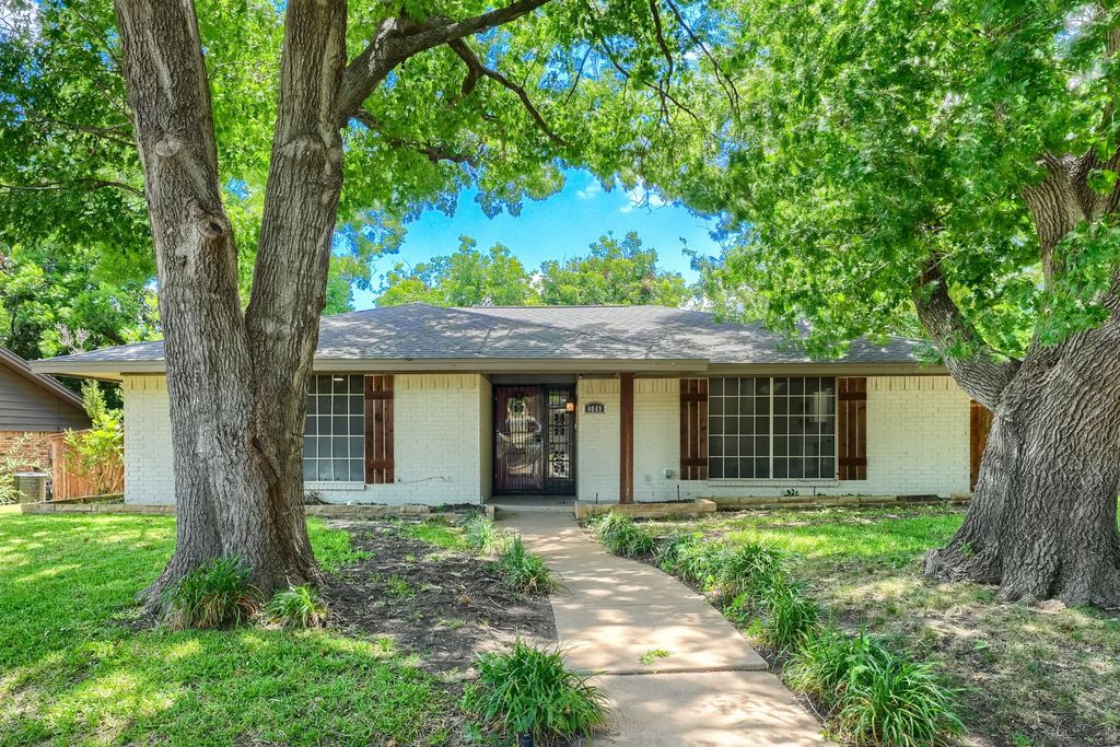 4049 Alicante Avenue, Fort Worth, TX 76133