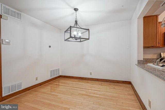 208-B SEDGEFIELD DR, Mount Laurel, NJ 08054