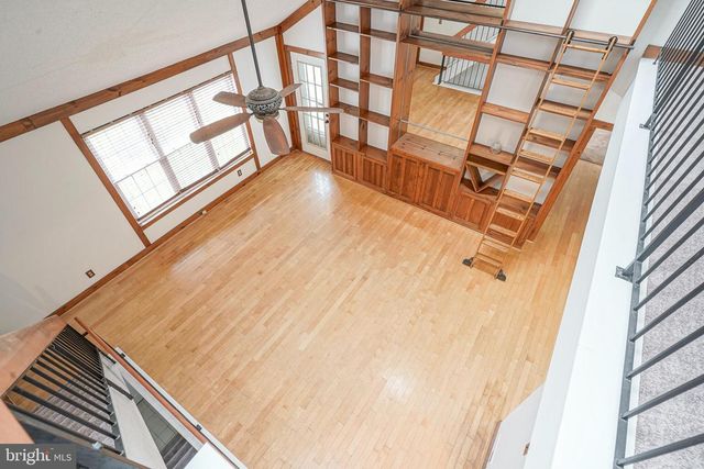 208-B SEDGEFIELD DR, Mount Laurel, NJ 08054