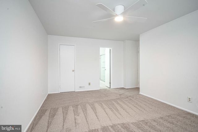 208-B SEDGEFIELD DR, Mount Laurel, NJ 08054