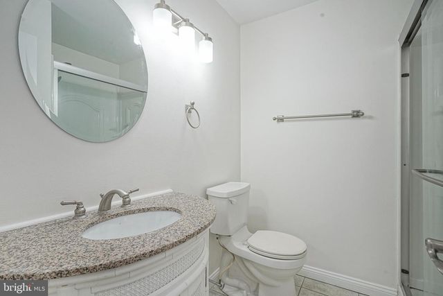 208-B SEDGEFIELD DR, Mount Laurel, NJ 08054