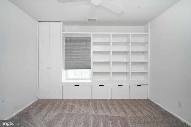 208-B SEDGEFIELD DR, Mount Laurel, NJ 08054