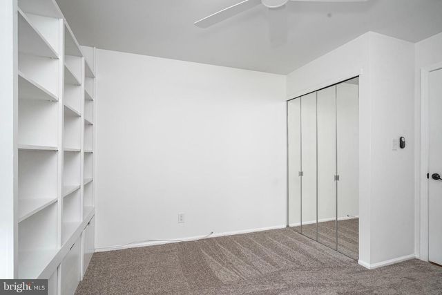 208-B SEDGEFIELD DR, Mount Laurel, NJ 08054