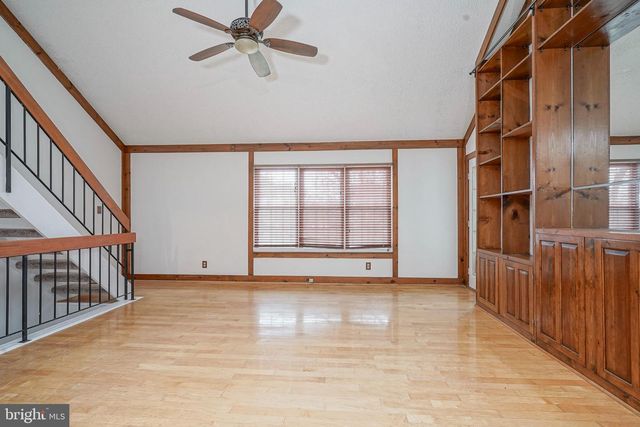 208-B SEDGEFIELD DR, Mount Laurel, NJ 08054