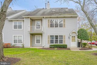 208-B SEDGEFIELD DR, Mount Laurel, NJ 08054