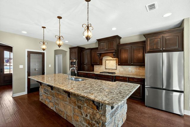 344 Stonebridge Ct., Gilmer, TX 75645