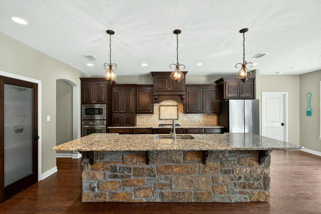 344 Stonebridge Ct., Gilmer, TX 75645