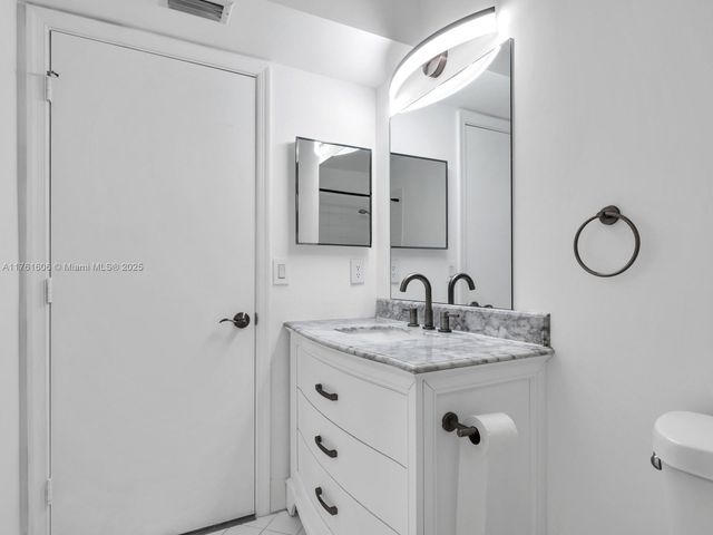 2094 Hacienda Ter 2094, Weston, FL 33327