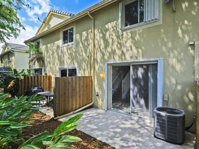 2094 Hacienda Ter 2094, Weston, FL 33327